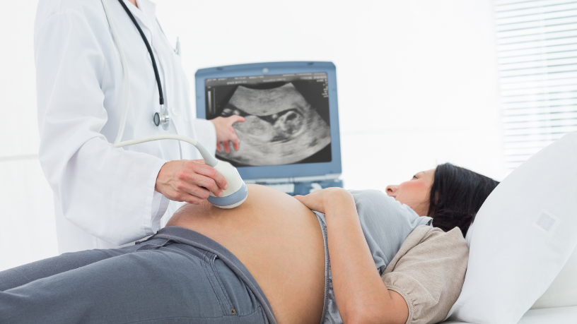Dra. Thaline Neves mostra como o diagnóstico por imagem desvenda, com precisão, cada etapa do crescimento fetal.