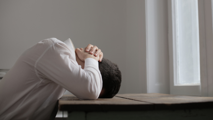 Alexandre Costa Pedrosa explica como o estresse crônico impacta o corpo e o que fazer para restaurar o equilíbrio físico e mental.