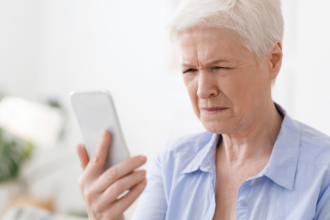 Direitos digitais do aposentado e o papel do Sindnapi - Sindicato Nacional dos Aposentados, Pensionistas e Idosos diante das mudanças nos serviços online do governo e no uso seguro dessas plataformas.